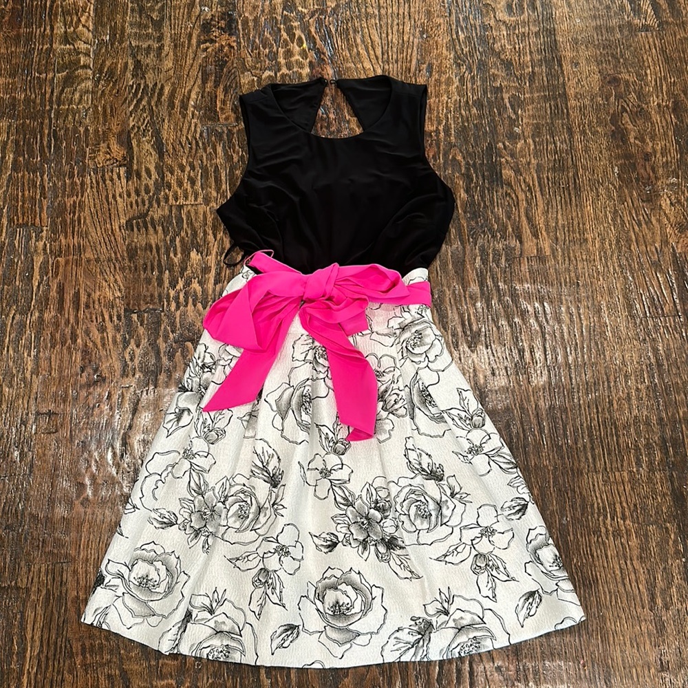 NWT black, white and pink size 4 Eliza J dress